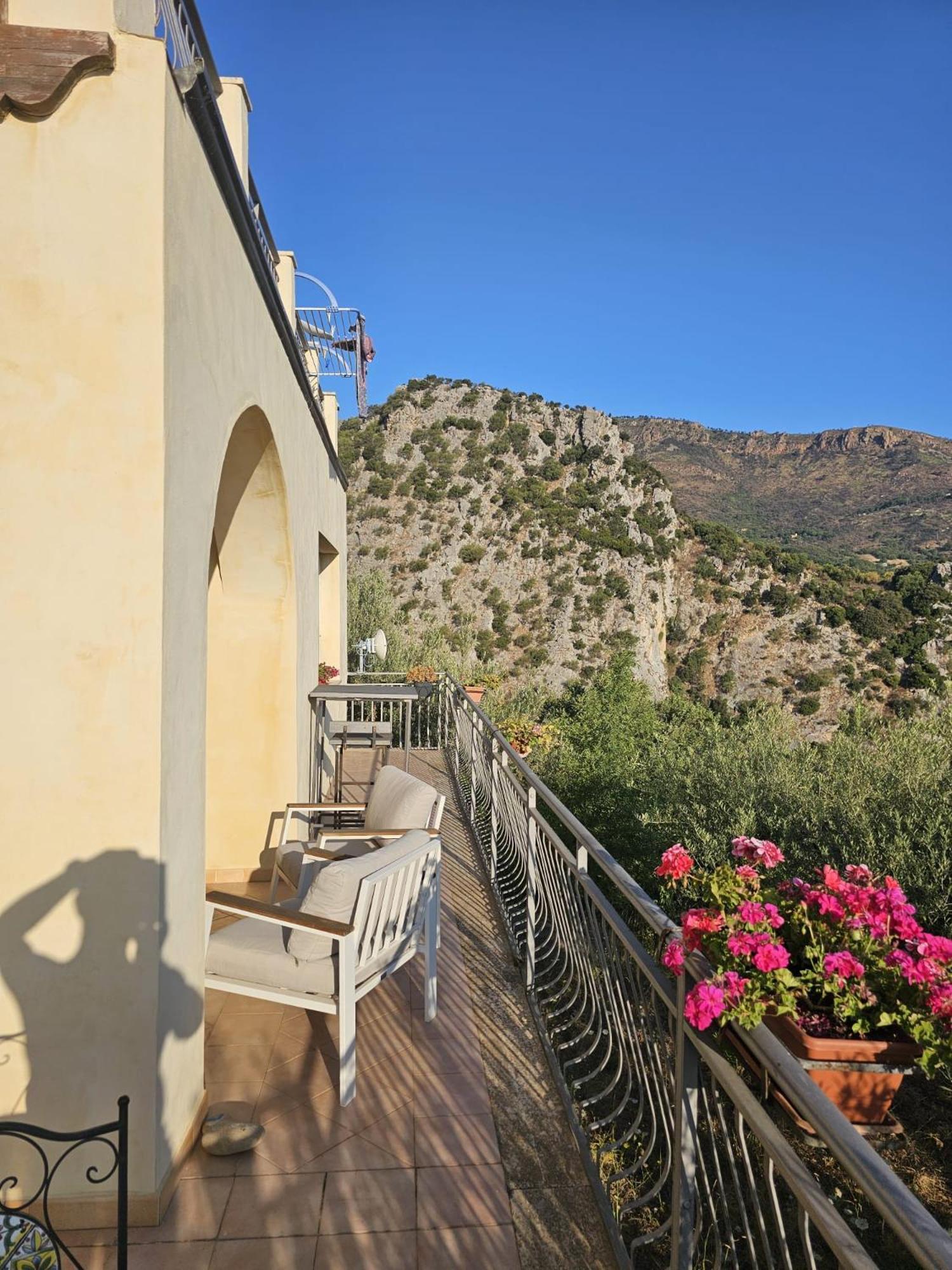 Отель Borgo Vignale Santuario di Gibilmanna Экстерьер фото